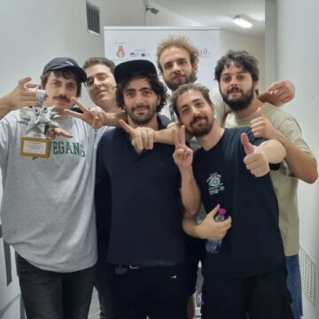 FRANCO126 E LA SUA BAND INFIAMMANO IL TEATRO DEI RUDERI DI CIRELLA FRANCO126 E LA SUA BAND INFIAMMANO IL TEATRO DEI RUDERI DI CIRELLA