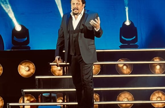 In 4000 per Enrico Brignano al Palacalafiore di Reggio Calabria In 4000 per Enrico Brignano al Palacalafiore di Reggio Calabria