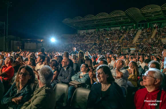 LAMEZIA ESPLODE DI RISATE CON CHECCO ZALONE
