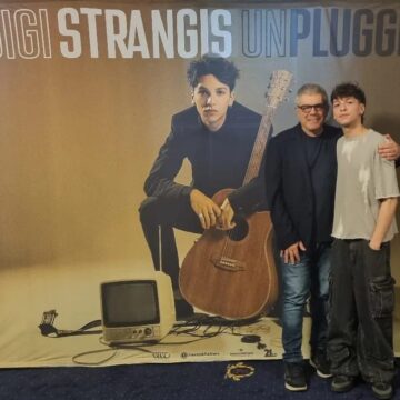 TRIONFALE RITORNO A CASA DI LUIGI STRANGIS TRIONFALE RITORNO A CASA DI LUIGI STRANGIS