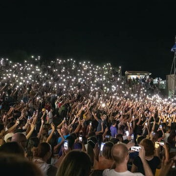 IRAMA TRAVOLGE IL TEATRO DEI RUDERI DI DIAMANTE IRAMA TRAVOLGE IL TEATRO DEI RUDERI DI DIAMANTE