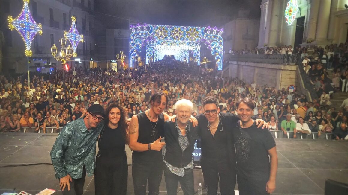 MAREA DI PUBBLICO PER RON A LAMEZIA E SAN GIOVANNI IN FIORE