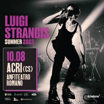 TUTTI PAZZI PER LUIGI STRANGIS AD ACRI TUTTI PAZZI PER LUIGI STRANGIS AD ACRI