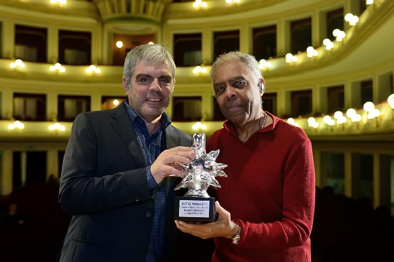 GILBERTO GIL INCANTA REGGIO con CORTEJO AFRO, NUCLEO DE OPERA DA BAHIA, ORCHESTRA DI ALDO BRIZZI GILBERTO GIL INCANTA REGGIO con CORTEJO AFRO, NUCLEO DE OPERA DA BAHIA, ORCHESTRA DI ALDO BRIZZI