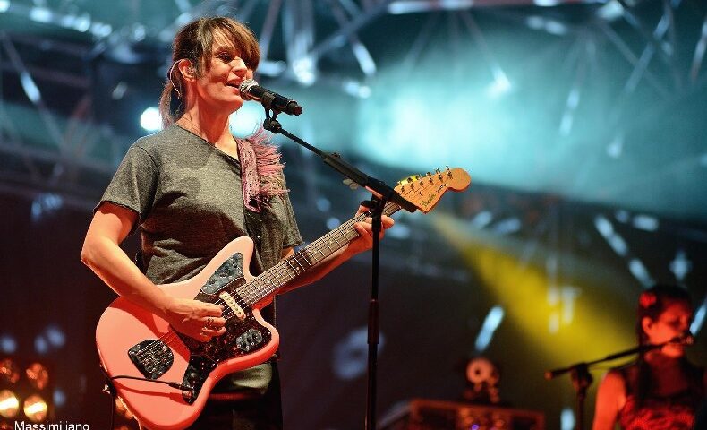 CARMEN CONSOLI PREMIATA A CATANZARO. IL SUO CONCERTO ROCK ENTUSIASMA