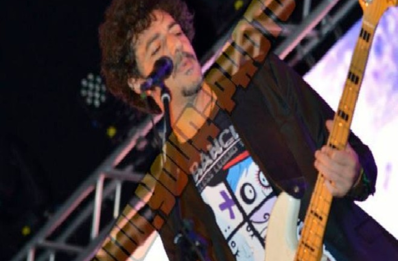 MAX GAZZE’ IN TRIONFO AL TEATRO CILEA DI REGGIO CALABRIA MAX GAZZE’ IN TRIONFO AL TEATRO CILEA DI REGGIO CALABRIA