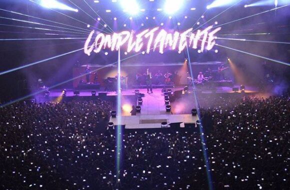 DELIRIO PER THEGIORNALISTI AL PALACALAFIORE DELIRIO PER THEGIORNALISTI AL PALACALAFIORE