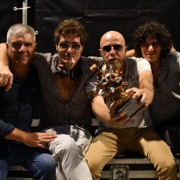 I NEGRITA ‘PREMIATI’ ACCENDONO PIAZZA DUOMO DI REGGIO CALABRIA I NEGRITA ‘PREMIATI’ ACCENDONO PIAZZA DUOMO DI REGGIO CALABRIA