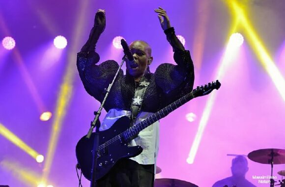 GLI SKUNK ANANSIE INFIAMMANO IL CAPODANNO INTERNAZIONALE DI COSENZA GLI SKUNK ANANSIE INFIAMMANO IL CAPODANNO INTERNAZIONALE DI COSENZA