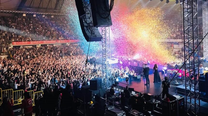 SERATA TRIONFALE PER THEGIORNALISTI  AL PALACALAFIORE DI REGGIO CALABRIA SOLD OUT