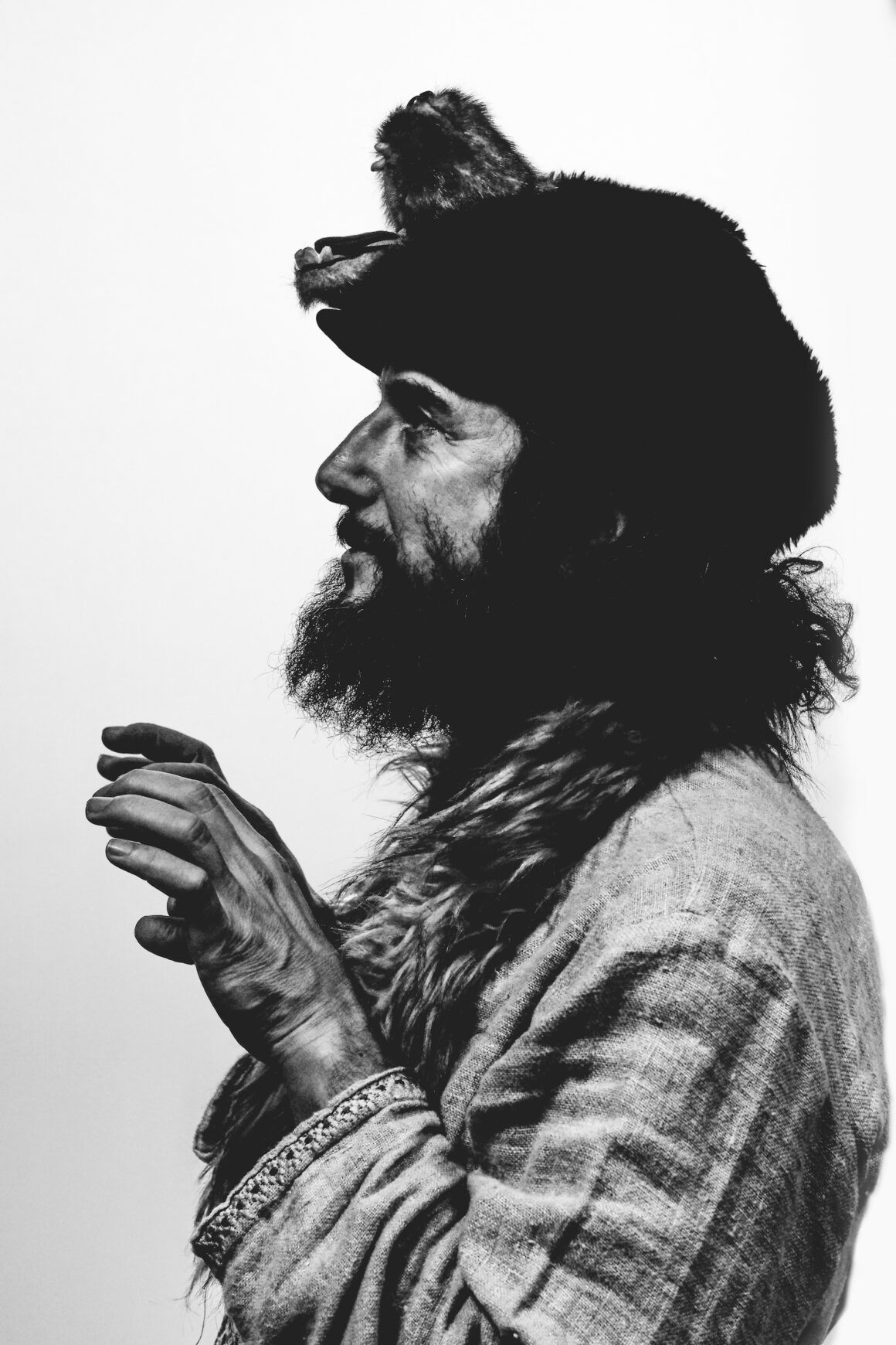 LE BALLATE DI UOMINI E BESTIE DI VINICIO CAPOSSELA AFFASCINANO IL RENDANO LE BALLATE DI UOMINI E BESTIE DI VINICIO CAPOSSELA AFFASCINANO IL RENDANO