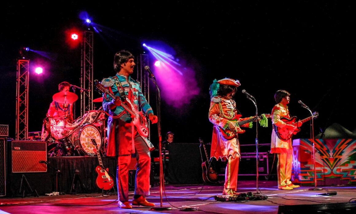 FAVOLOSA REUNION IDEALE DEI BEATLES CON I BEATBOX AL REGGIO LIVE FEST FAVOLOSA REUNION IDEALE DEI BEATLES CON I BEATBOX AL REGGIO LIVE FEST