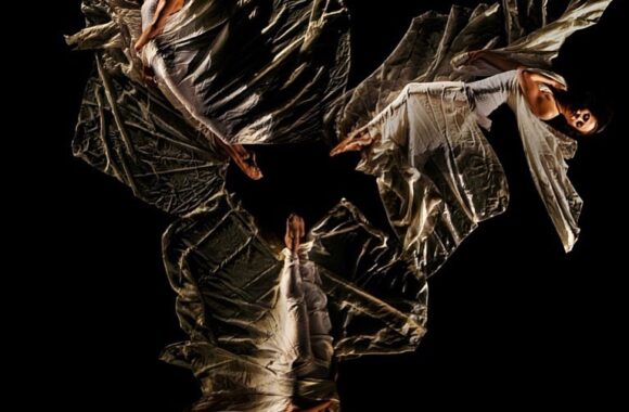 QUINDICI MINUTI DI APPLAUSI PER I MOMIX