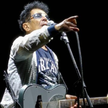 FALERNA IN FESTA CON EDOARDO BENNATO FALERNA IN FESTA CON EDOARDO BENNATO