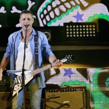 ALEX BRITTI INFIAMMA IL TEATRO DEI RUDERI DI DIAMANTE ALEX BRITTI INFIAMMA IL TEATRO DEI RUDERI DI DIAMANTE