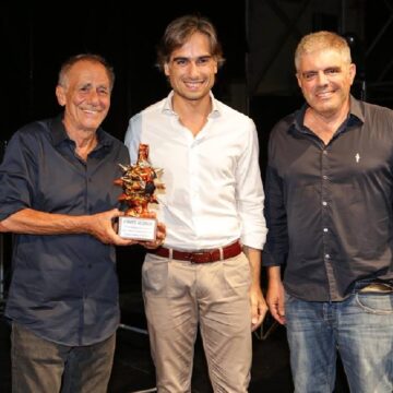 ROBERTO VECCHIONI STREGA REGGIO CALABRIA, TRA MUSICA E RACCONTI ROBERTO VECCHIONI STREGA REGGIO CALABRIA, TRA MUSICA E RACCONTI