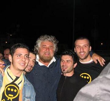 IN QUATTROMILA PER BEPPE GRILLO IN QUATTROMILA PER BEPPE GRILLO