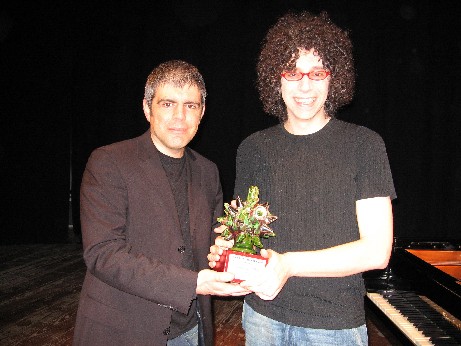 LA CALABRIA IMPAZZITA PER I PIANISTI ATTENDE ALLEVI LA CALABRIA IMPAZZITA PER I PIANISTI ATTENDE ALLEVI