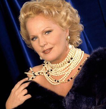 TRIONFO PER KATIA RICCIARELLI AL POLITEAMA DI LAMEZIA T.